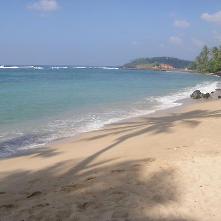 Sunray Rest - Beach View Homestay Mirissa Eksteriør billede