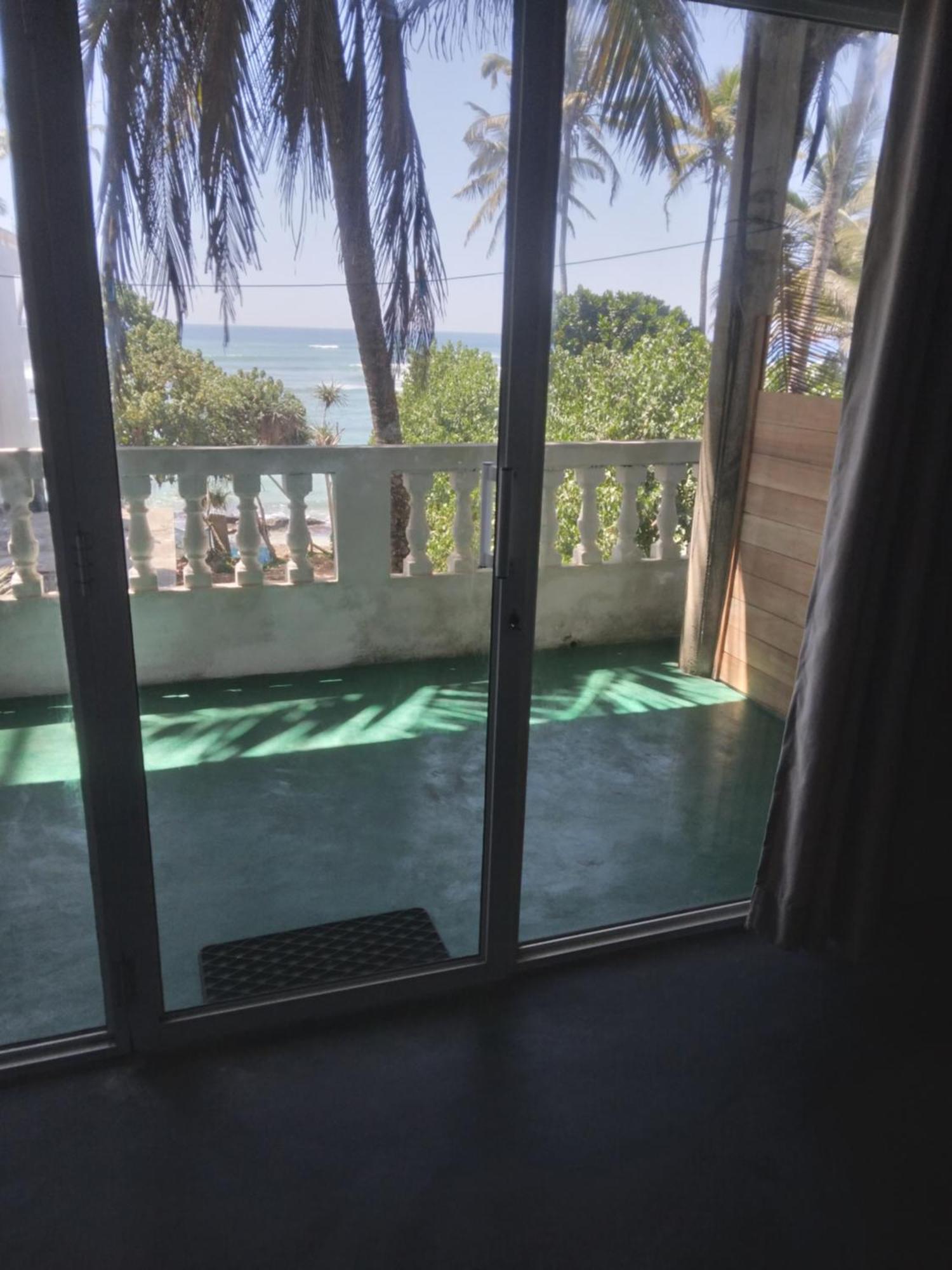 Sunray Rest - Beach View Homestay Mirissa Eksteriør billede