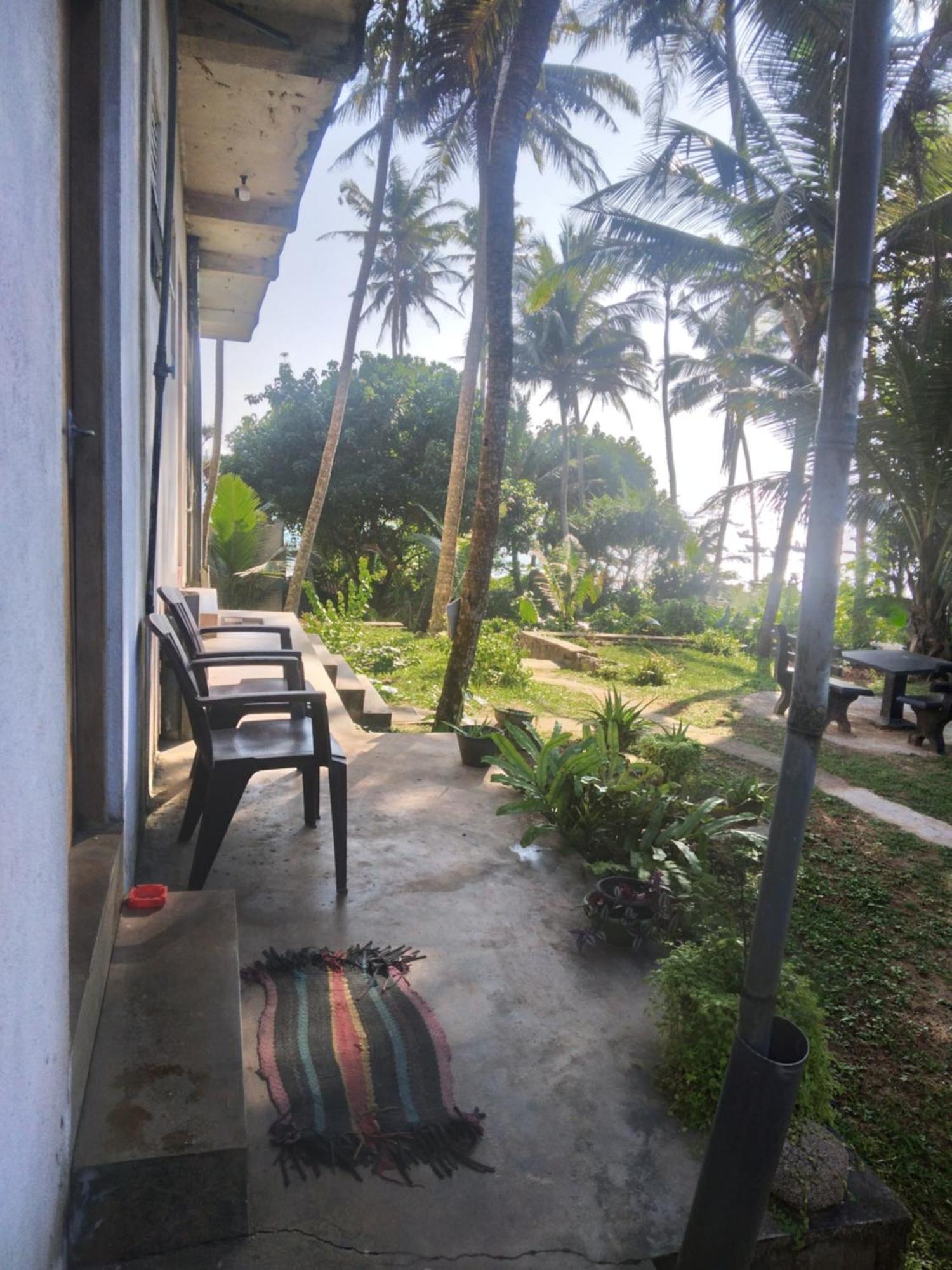 Sunray Rest - Beach View Homestay Mirissa Eksteriør billede