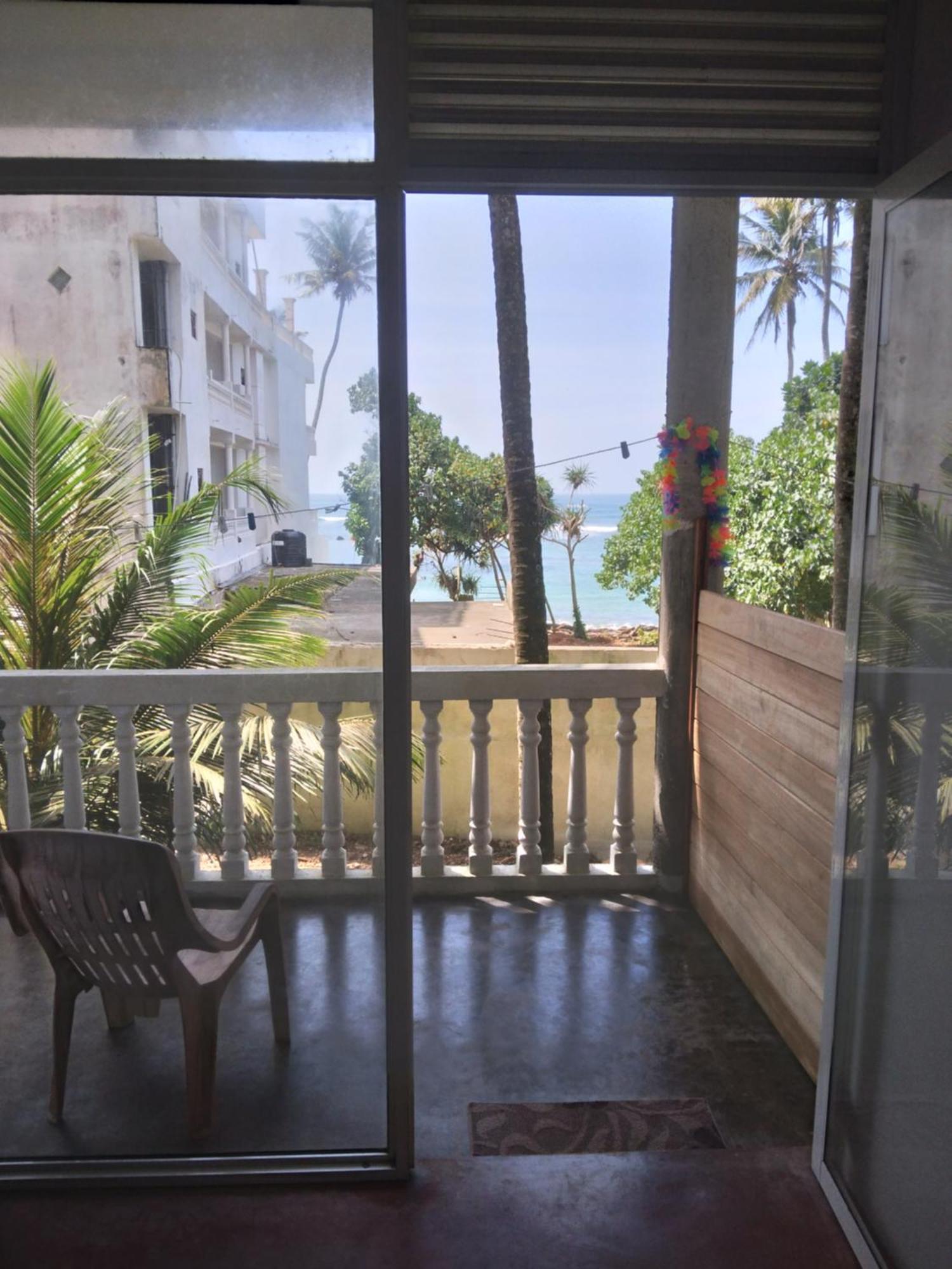 Sunray Rest - Beach View Homestay Mirissa Eksteriør billede