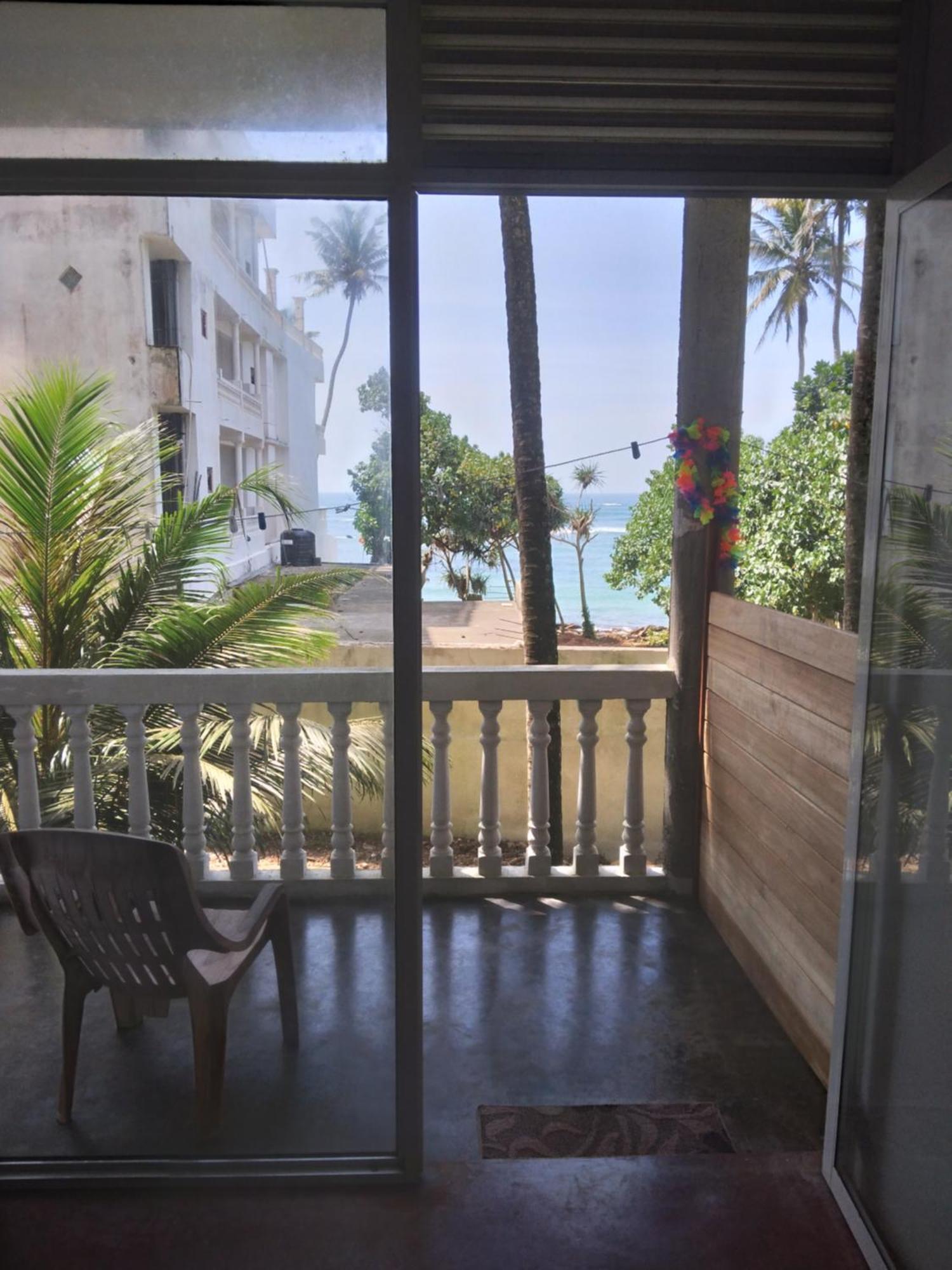 Sunray Rest - Beach View Homestay Mirissa Eksteriør billede