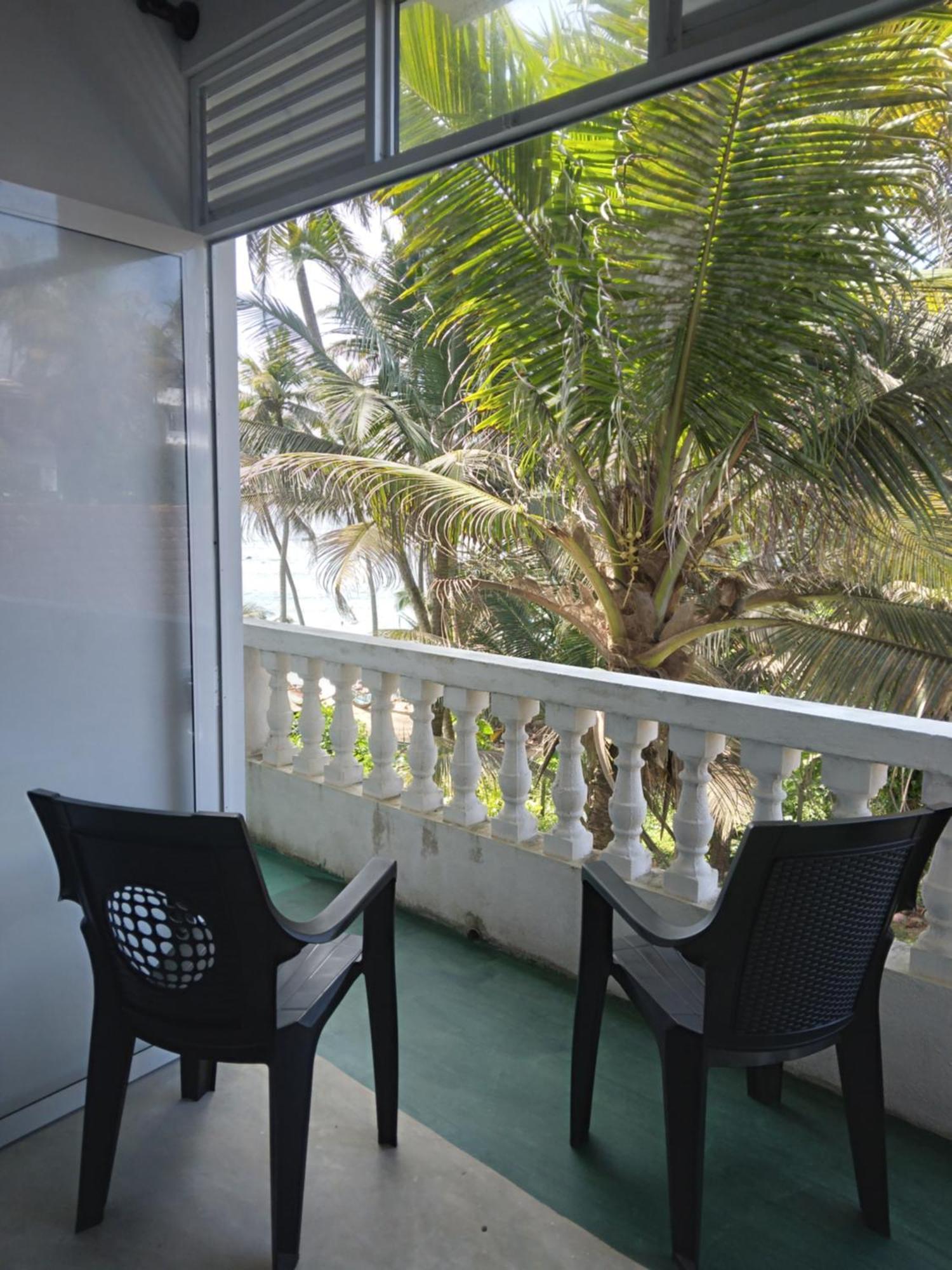 Sunray Rest - Beach View Homestay Mirissa Eksteriør billede