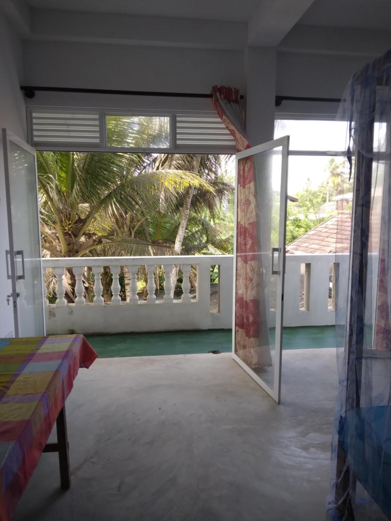 Sunray Rest - Beach View Homestay Mirissa Eksteriør billede