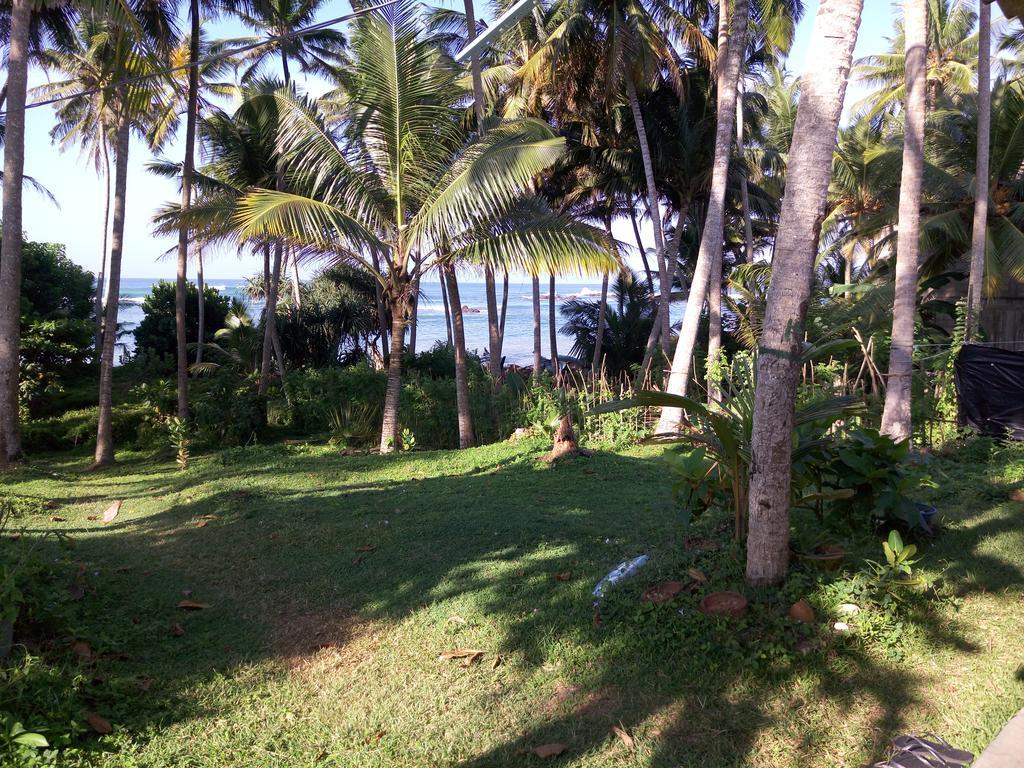 Sunray Rest - Beach View Homestay Mirissa Eksteriør billede