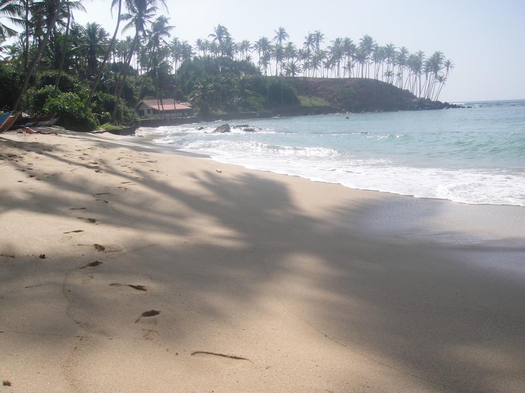 Sunray Rest - Beach View Homestay Mirissa Eksteriør billede