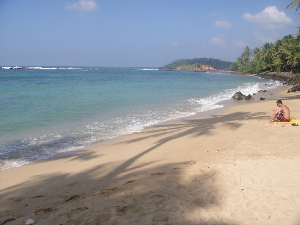 Sunray Rest - Beach View Homestay Mirissa Eksteriør billede