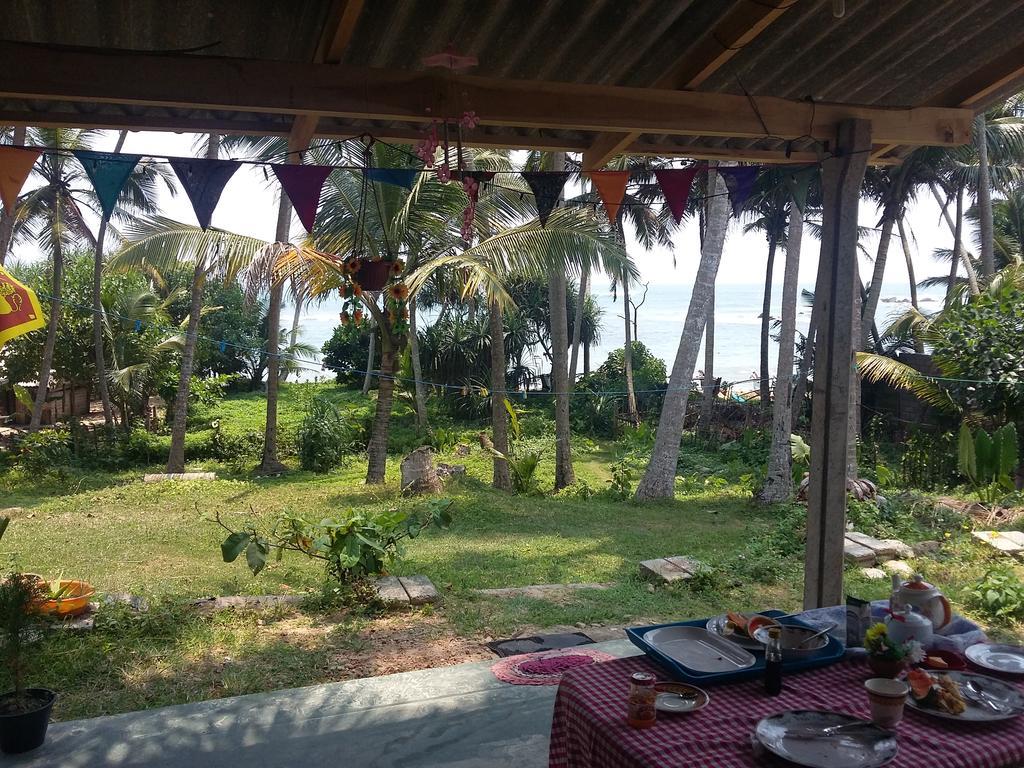 Sunray Rest - Beach View Homestay Mirissa Eksteriør billede
