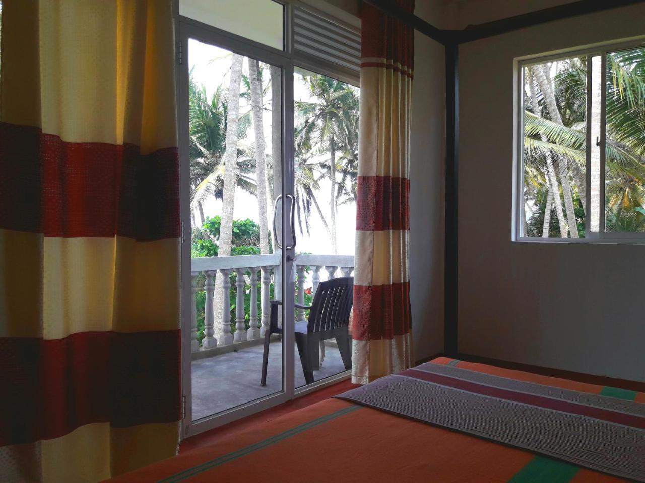 Sunray Rest - Beach View Homestay Mirissa Eksteriør billede